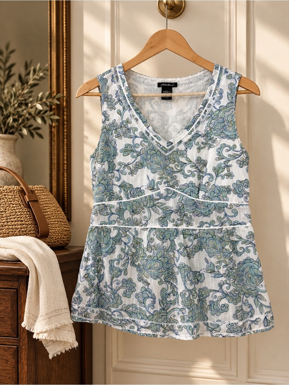 Eddie Bauer Cotton White Paisley V-Neck Sleeveless Camisole Summer Top.